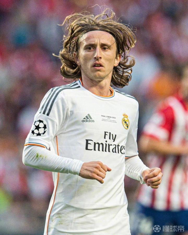 林良铭红牌！国足再负沙特，小组依然垫底