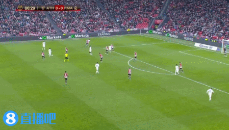 英超战报：亚当斯中圈吊门，勒菲传射，桑德兰3-2伯恩茅斯